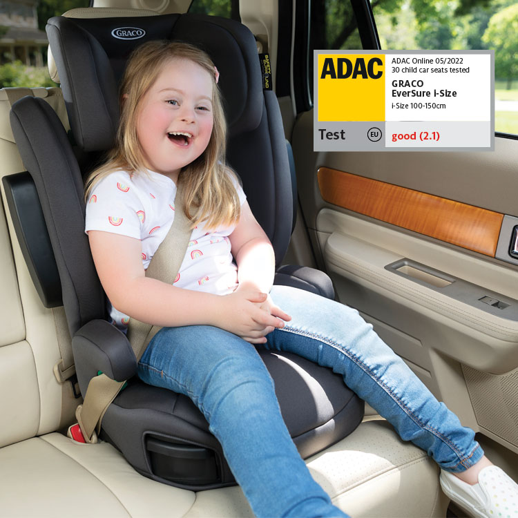 Mädchen angeschnallt im i-Size-Kindersitz EverSure i-Size von Graco mit ADAC-Testlabel
