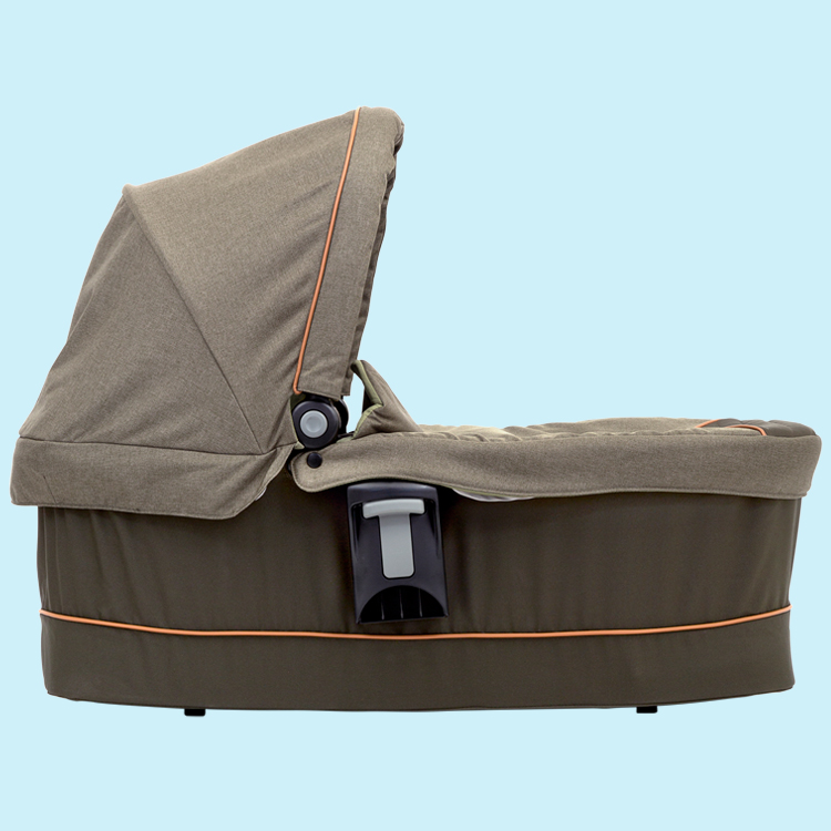 Side angle of Graco Evo XT luxury carrycot